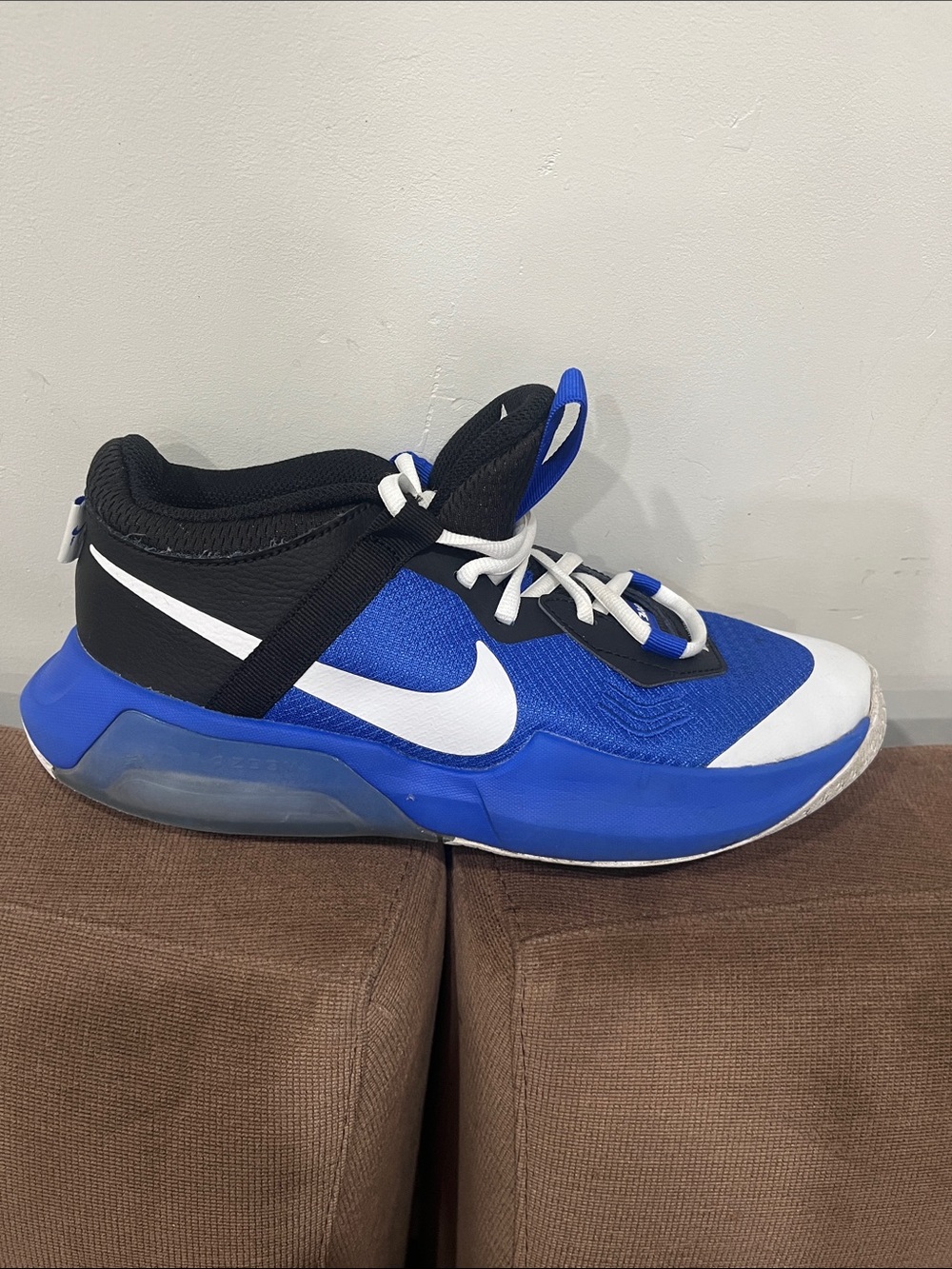 Nike Zoom Crossover Basketball shoes Blue/ White 7 Y